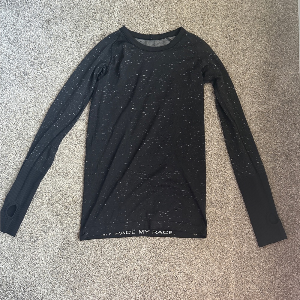 Lululemon Swifty Tech size 6 Longsleeve Black white white speckles